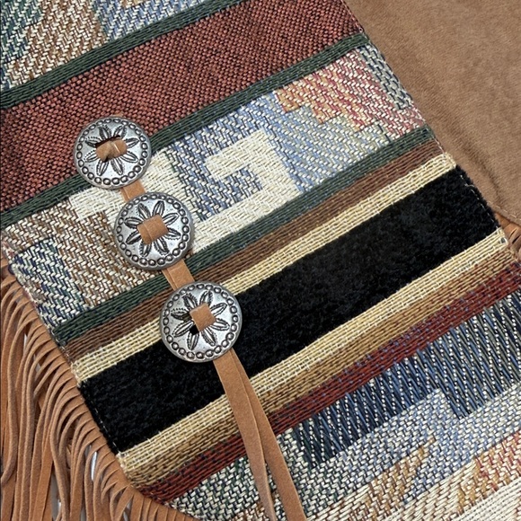 VTG Western Collection Fringed Shawl or Capelet w/ Silver Conchos Sz M - Picture 5 of 10